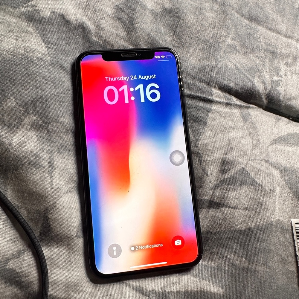 UNLOCKED IPHONE X 64GB 100% Battery